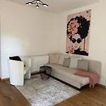 Christine Am Apartment *