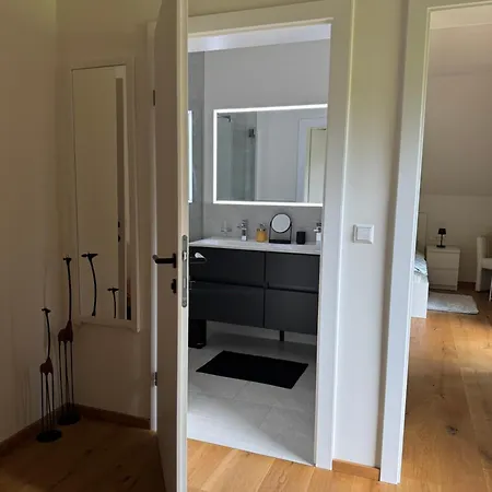 Christine Am Appartement