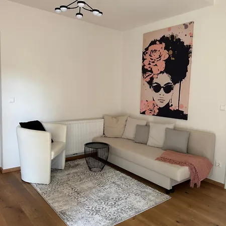 Christine Am Appartement *